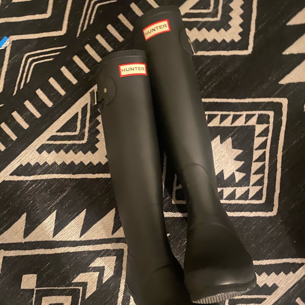 matte black hunter boots